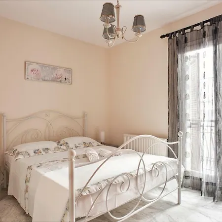 Ellis House Apartment